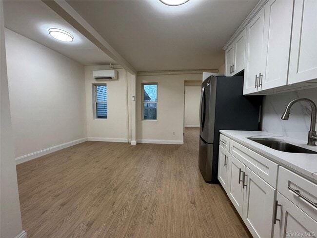 Photo - 1733 Zerega Ave