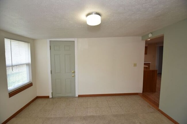 Photo - Close to Downtown Mishawaka- 2 bedroom duplex apartment