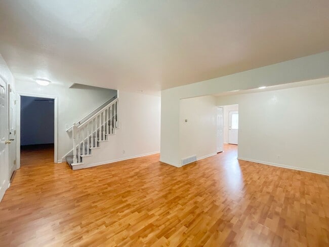 5541-5547 Christopher Ct