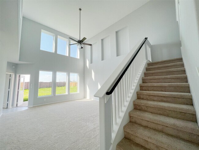 Photo - 208 Salange Ln