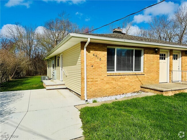 Building Photo - 4913 Dunsmore Ave Rental