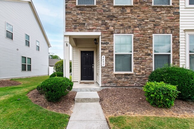 Photo - 4490 Middletown Dr
