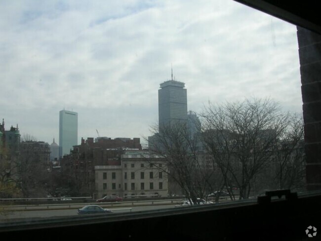 Building Photo - 531 Beacon St Unit #8 Rental