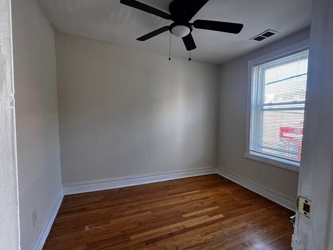 Photo - 2540 N Halsted St