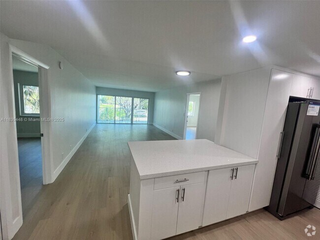 Building Photo - 100 Lakeview Dr Unit 216 Rental