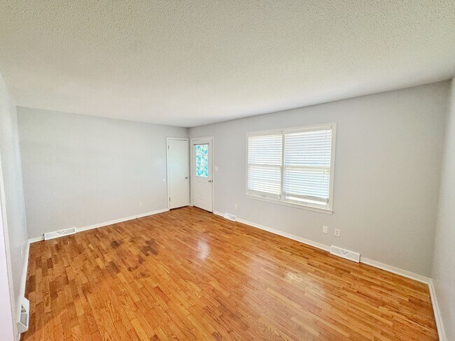 Photo - 1016 Christopher St