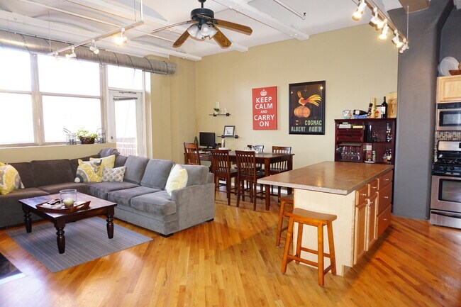Photo - 500 S Clinton St Condo Unit 414