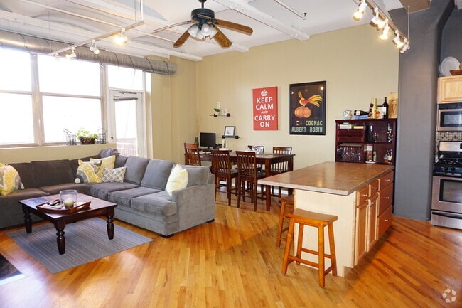 Building Photo - 500 S Clinton St Unit 414 Rental