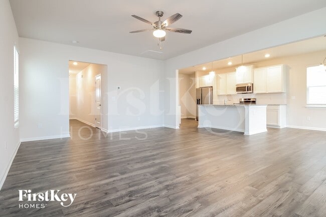 Photo - 604 Goldburn Wy