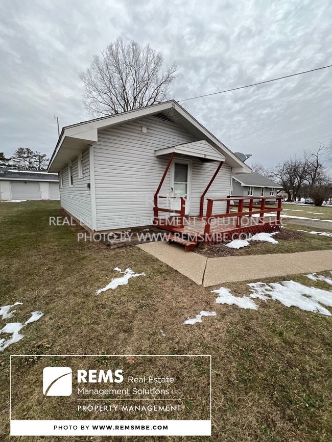 Building Photo - 151 W Adams St