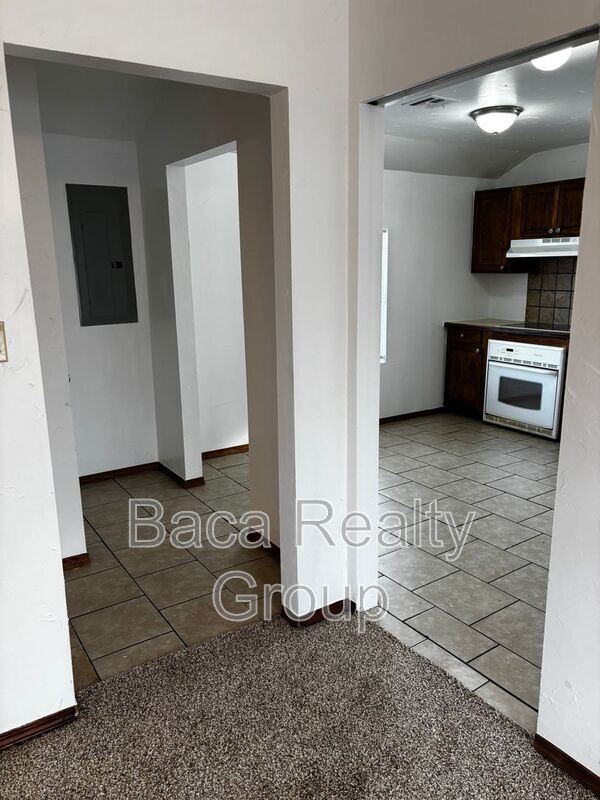 Photo - 112 E Jenkins St