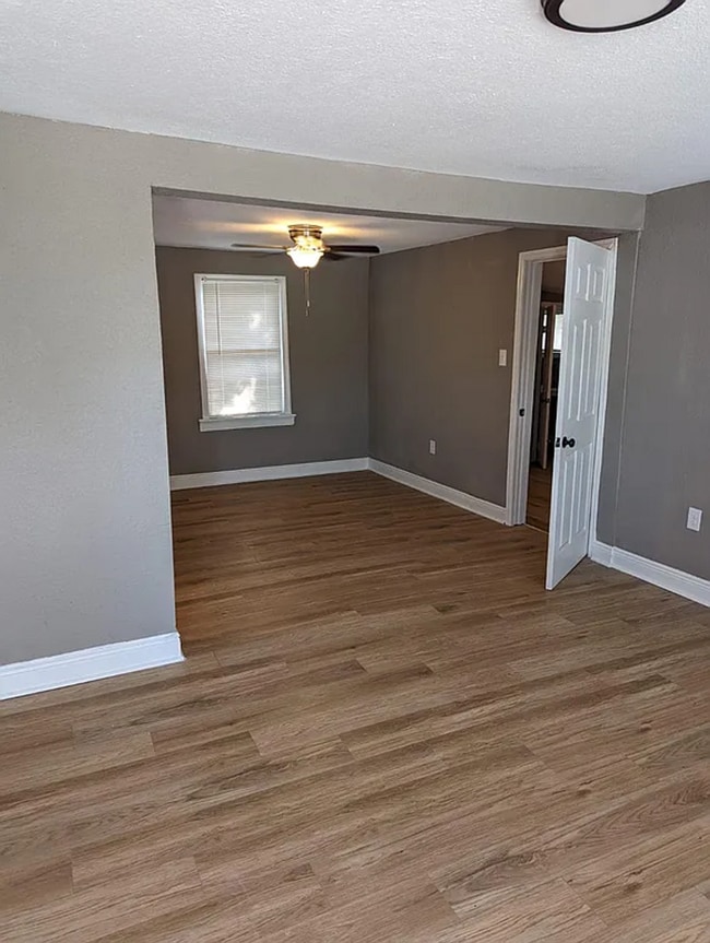 Photo - 2975 San Jacinto St