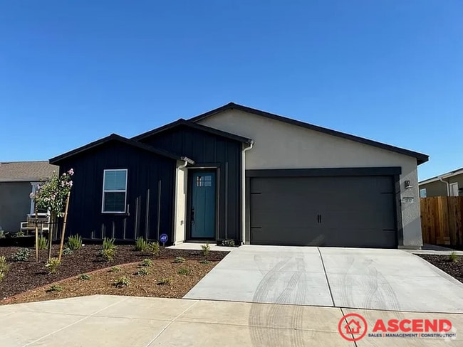 Building Photo - Brand New 4 Bedroom Home in Southwest Bake...