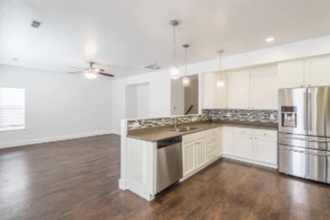 Photo - Beautiful 5 Bed | 2.5 Bath | 3 Car Single Family Home