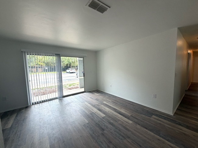 3705 SW 27th St Unit 711 (Windsor Park)