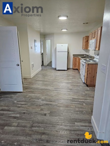 Photo - 1942 Brock-4 Unit 4