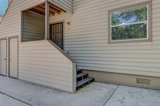 Photo - 325 S Virginia St Unit 1
