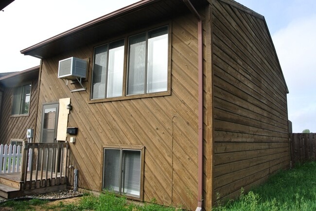 Building Photo - House- NW Unit Condo