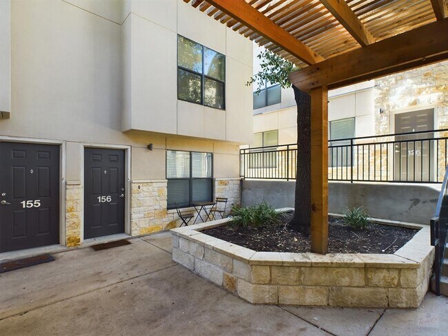 Photo - 711 W 32nd St Unidad 154