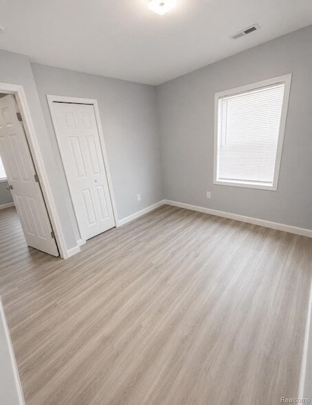 Photo - 27865 Brettonwoods St