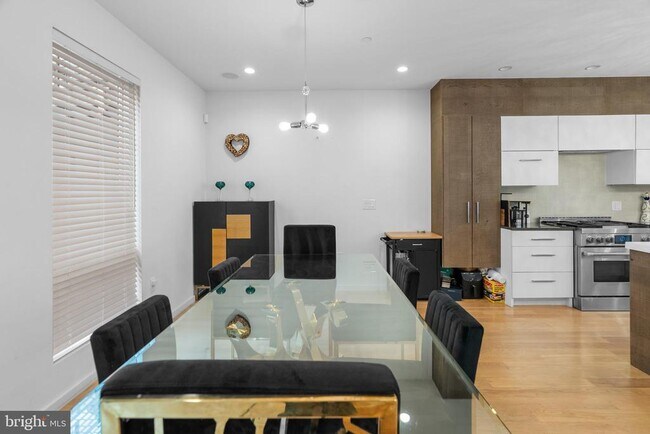 Photo - 20 Channing St NW