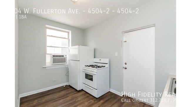 Photo - 4504 W Fullerton Ave Unidad 4504-2
