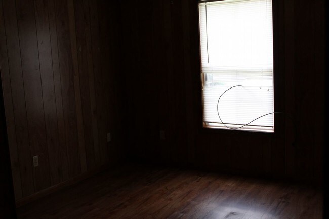 Photo - 215 Trewhill Parkway