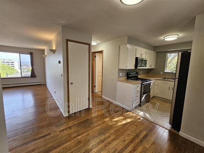Photo - 904 W Lincoln Pl Unit 5