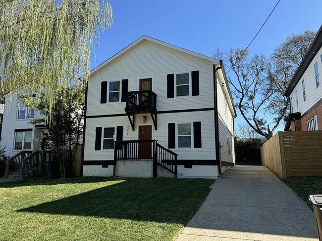 Building Photo - Great 4BR 3.5 Bath in Nashville