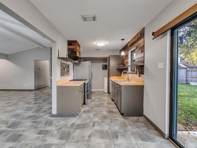 Photo - 1827 Polley Ct