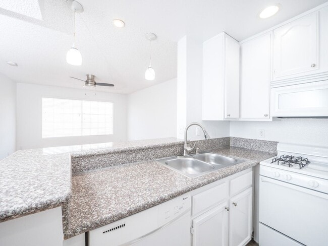 Photo - 5050 Klump Ave