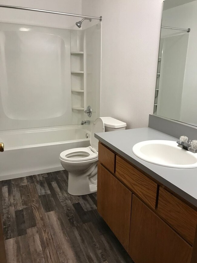 Photo - 2 Bedroom / 1 Bath Duplex in Madras – Wate...