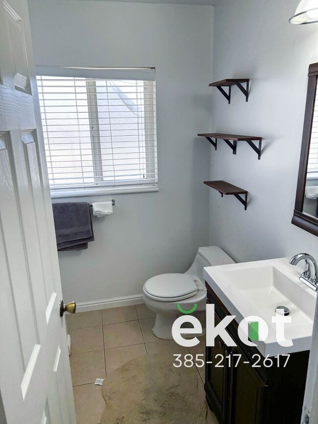 Photo - Jacobsen-Bluffdale Unidad 1