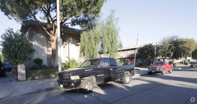 Photo - Royal Garden