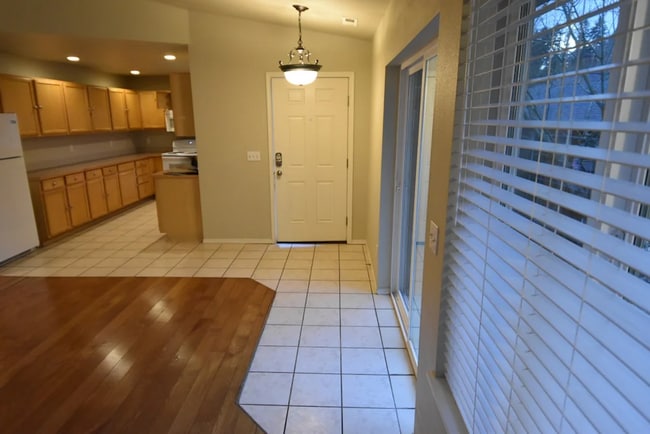 Photo - 13420 Des Moines Memorial Dr S