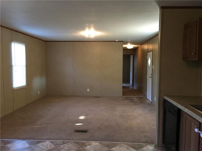 Photo - 1719 Watterson Rd