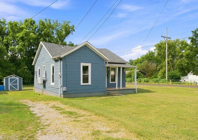 2424 W Elm St