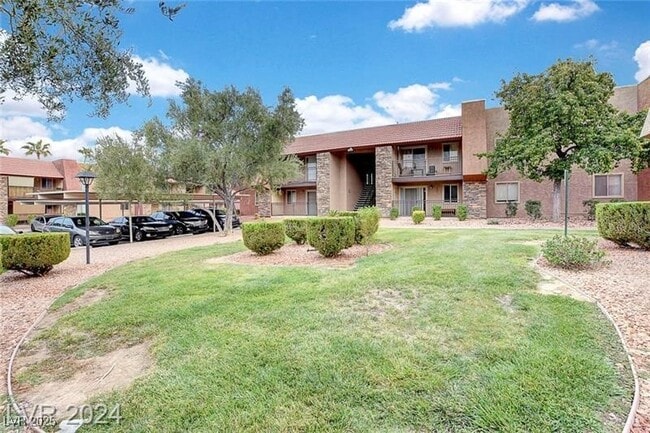 Building Photo - 5021 River Glen Dr Unit 45