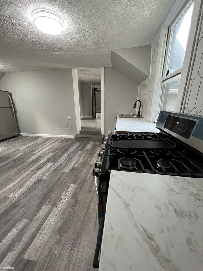 Photo - 2 br, 1 bath Duplex - 1309 Buhrer Avenue U...