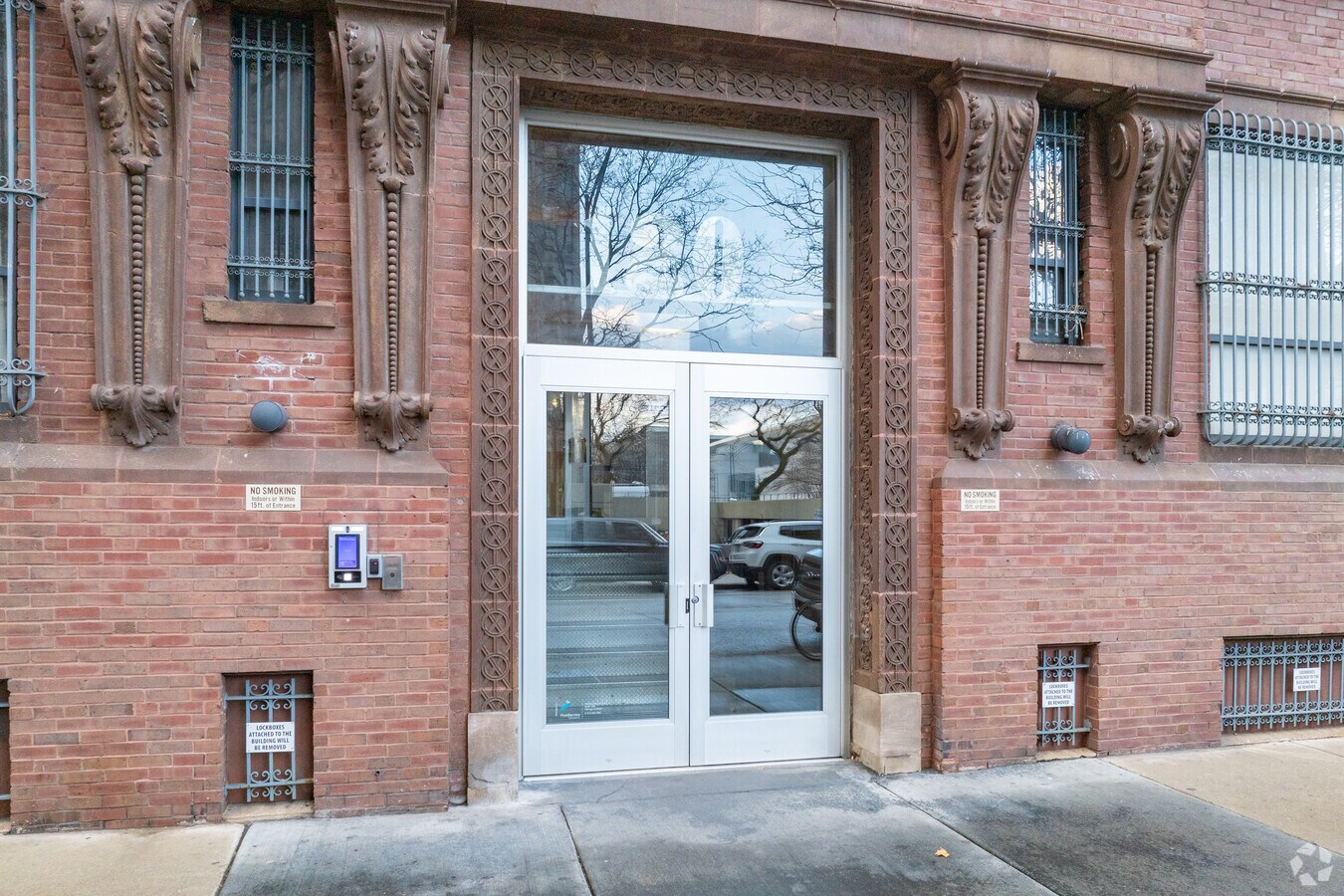 Entrance - Bank Note Place