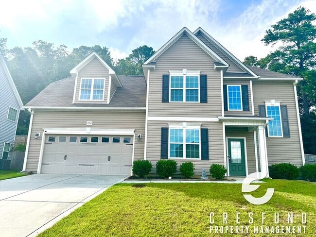 Building Photo - Spacious, Stylish & Close to It All – 3 Be... Rental