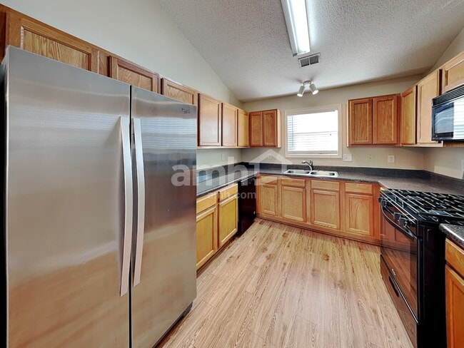 Photo - 203 Rosemont Ct