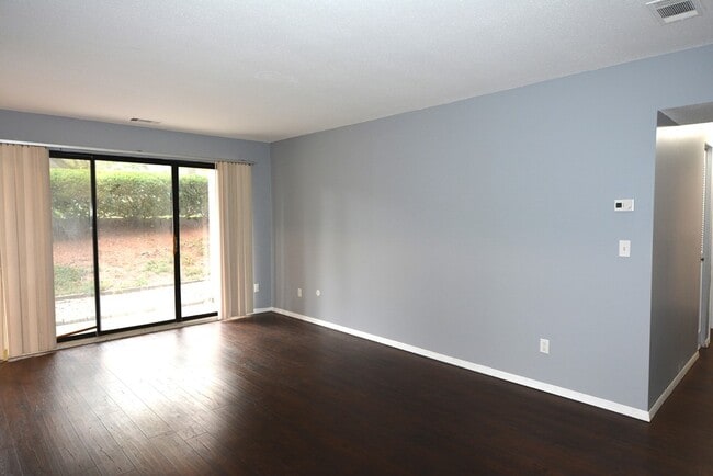 Building Photo - 40 Shrewsbury Green Dr Unit C
