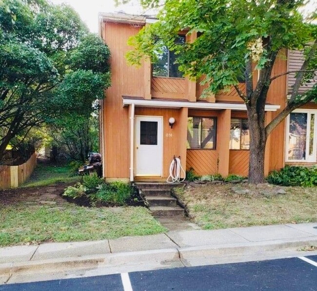 Broadneck Schools! End unit Townhome in Wa... - Broadneck Schools! End unit Townhome in Wa...