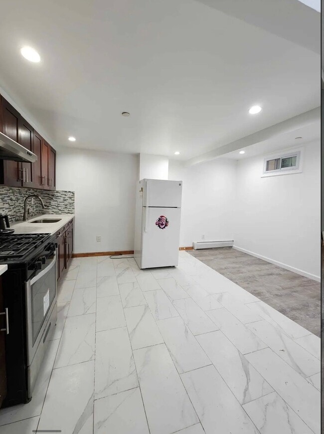 Photo - 9209 48th Ave