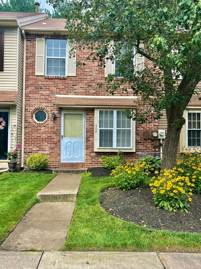 Photo - 302 Fountain Hall Ct House