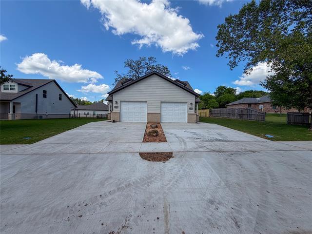 Photo - 413 W Dulin St