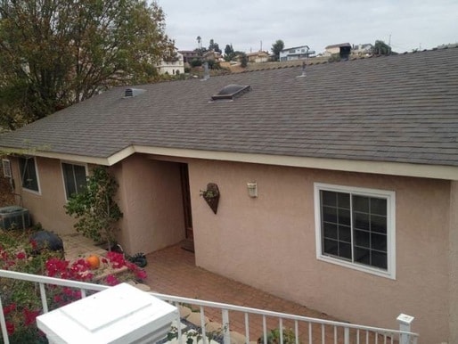 9423 Eucalyptus St