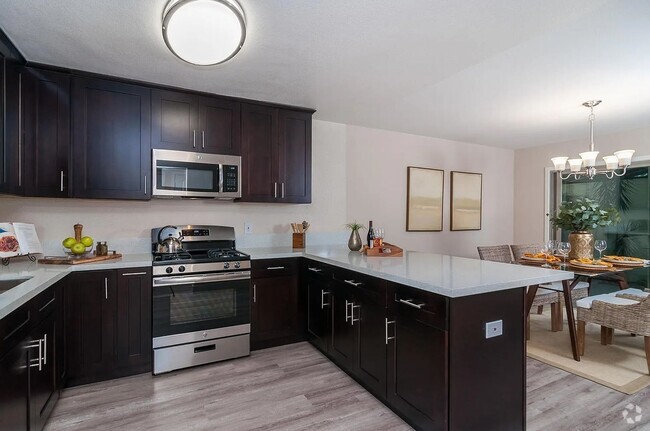 Building Photo - 4 Bedrooms and 2.5 baths! Modern upgrades... Rental
