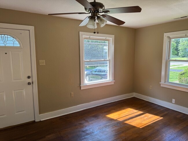 Photo - 1700 Johnson Dr